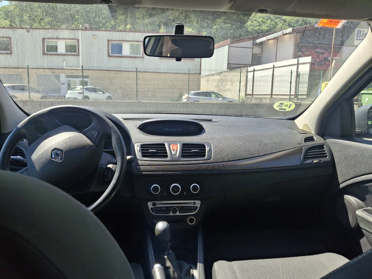 Renault Megane EXPRESSION 1.5 DCI 110 CV foto 3